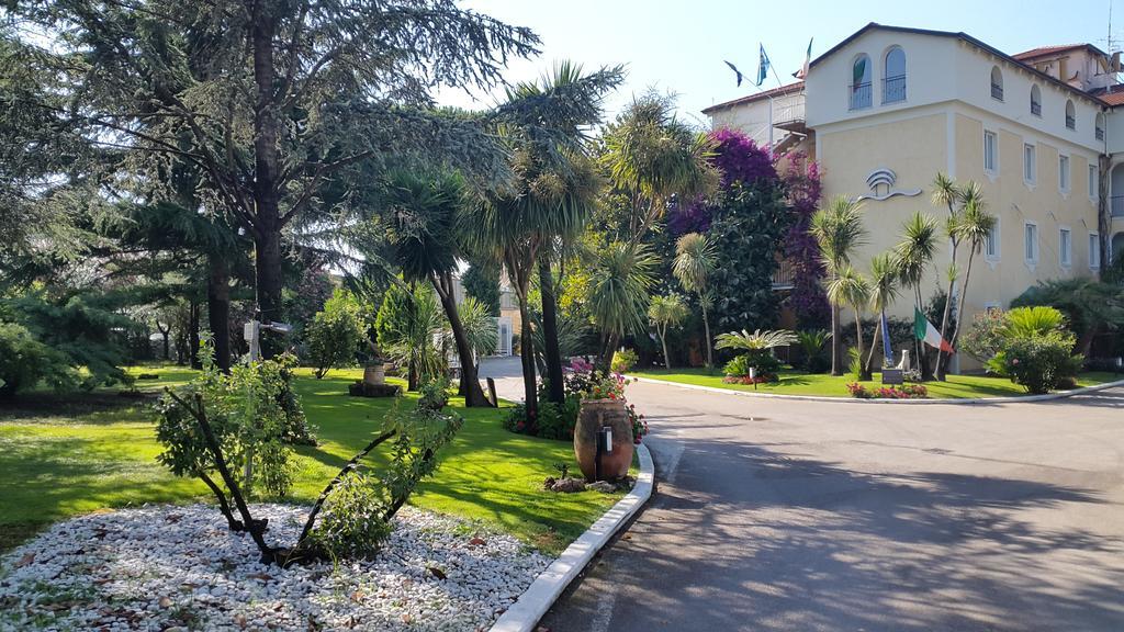 Hotel Mediterraneo Qualiano Ngoại thất bức ảnh